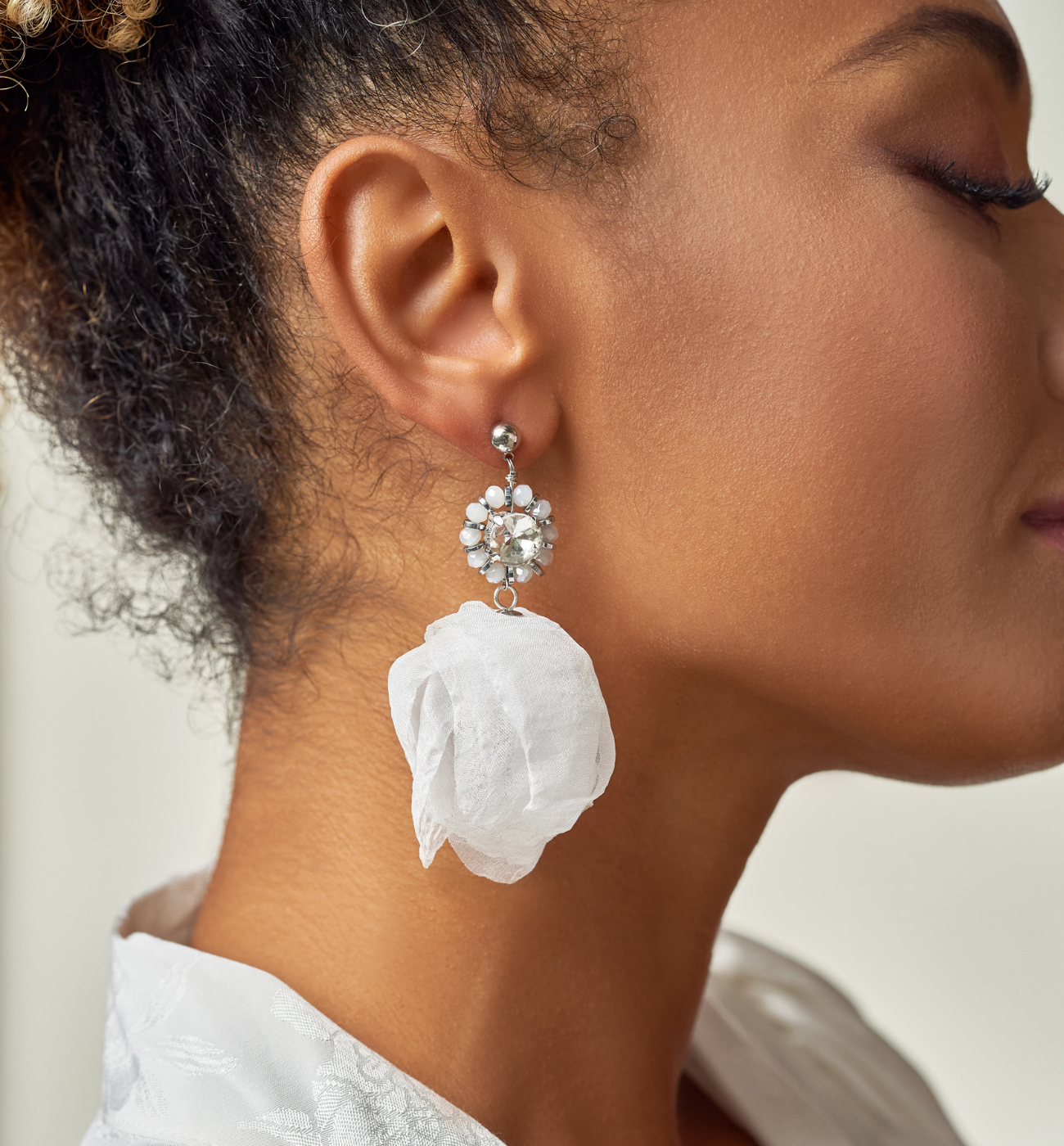 Kolczyki białe z kryształami Aabira - By Dziubeka