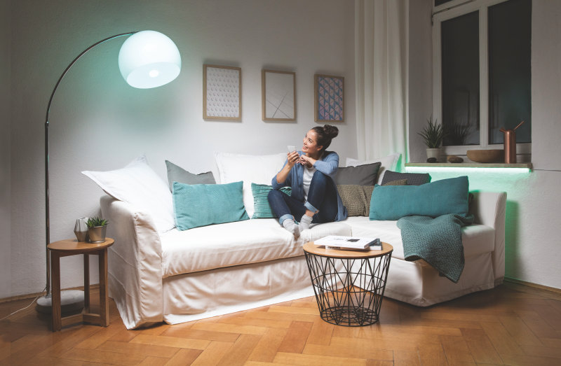 Osram Retrofit RGBW żarówka LED 1x9 W 2700 K E27