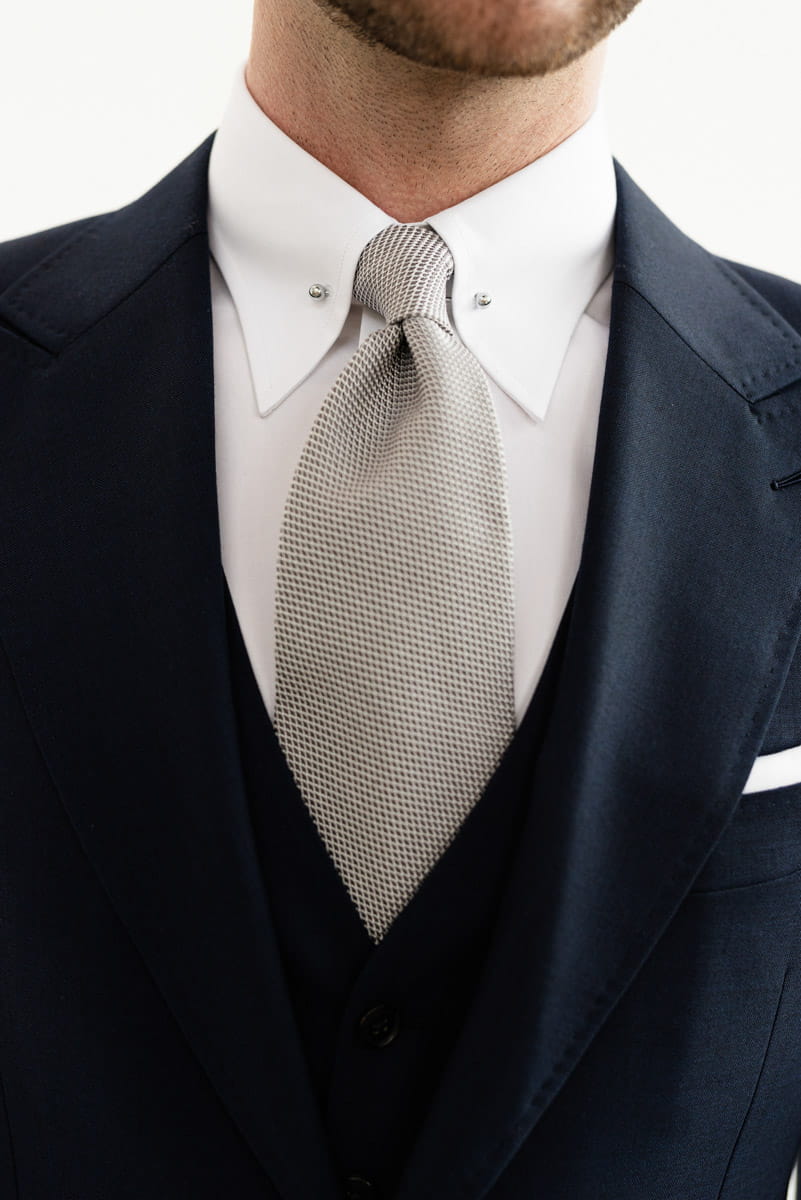 KRAWAT Z GRENADYNY SREBRNY FINA