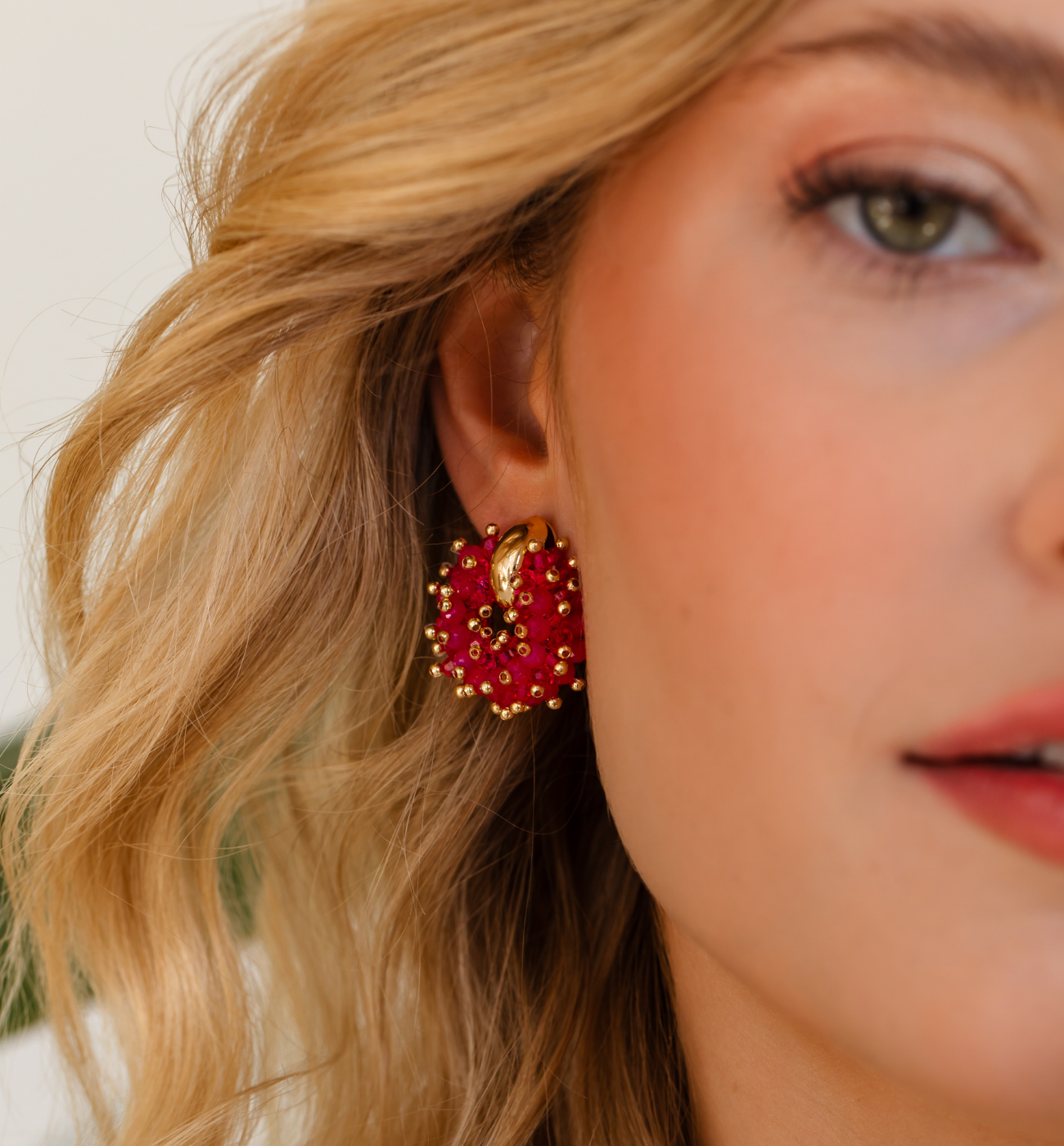 Kolczyki z fuksjowymi kryształkami KWE0299