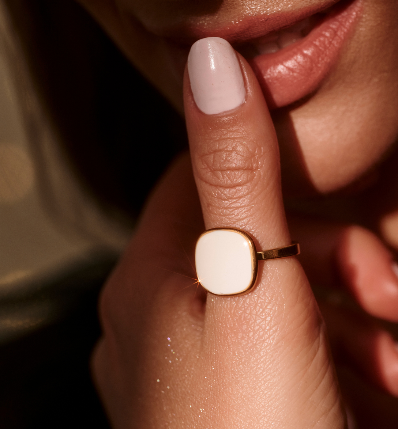 Pierścionek pozłacany z biała emalią PSY0066 - By Dziubeka