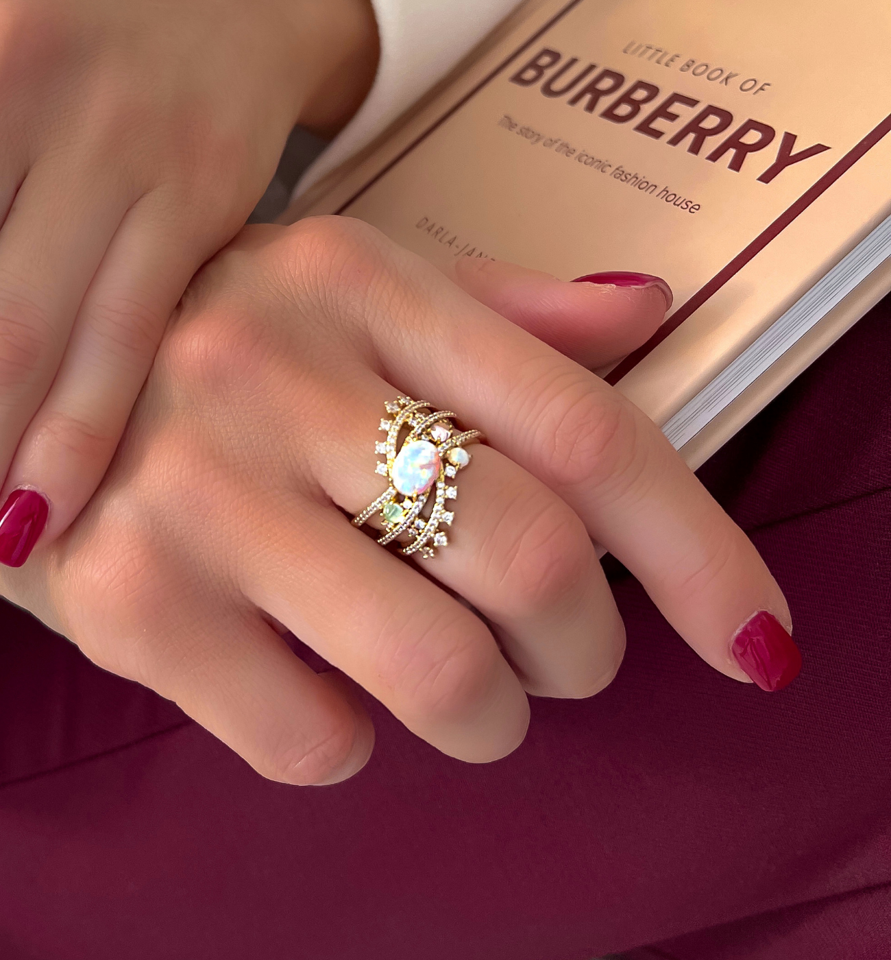 Pierścionek z oczkami złoty PLU0007