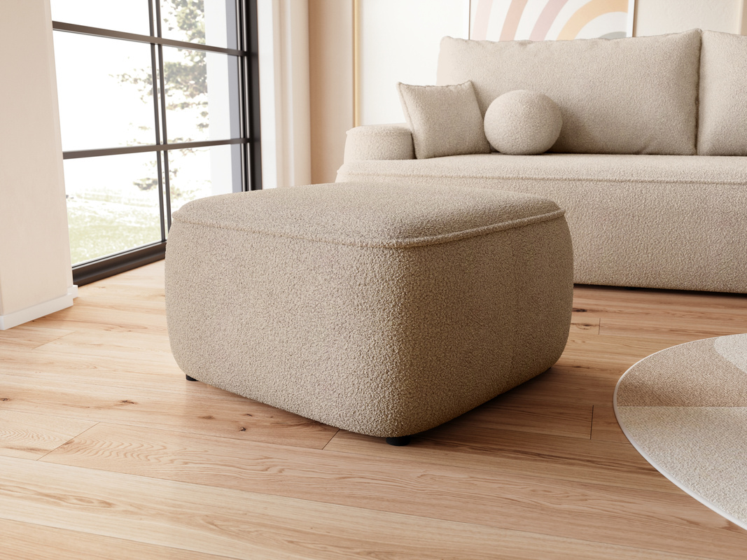 Beżowa nowoczesna pufa boucle do salonu CARMELLO