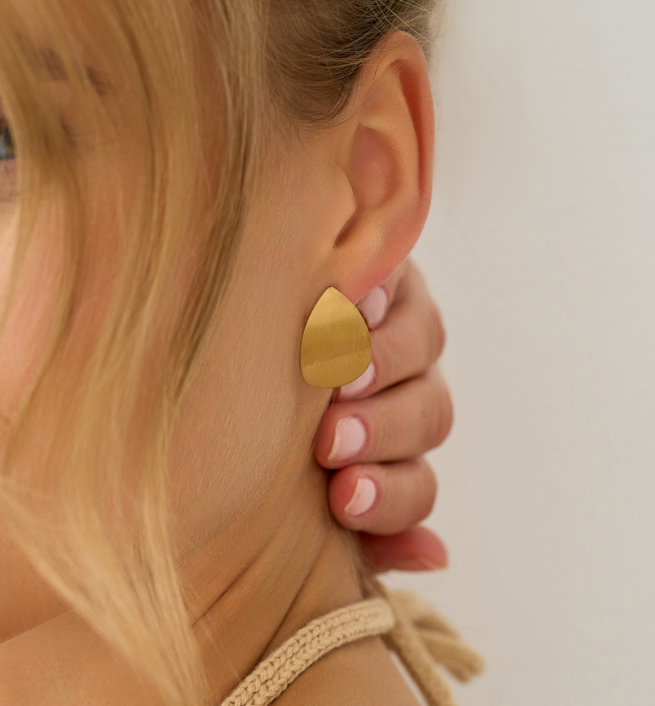 Kolczyki złote łezki satynowe Pure Harmony KSA1847