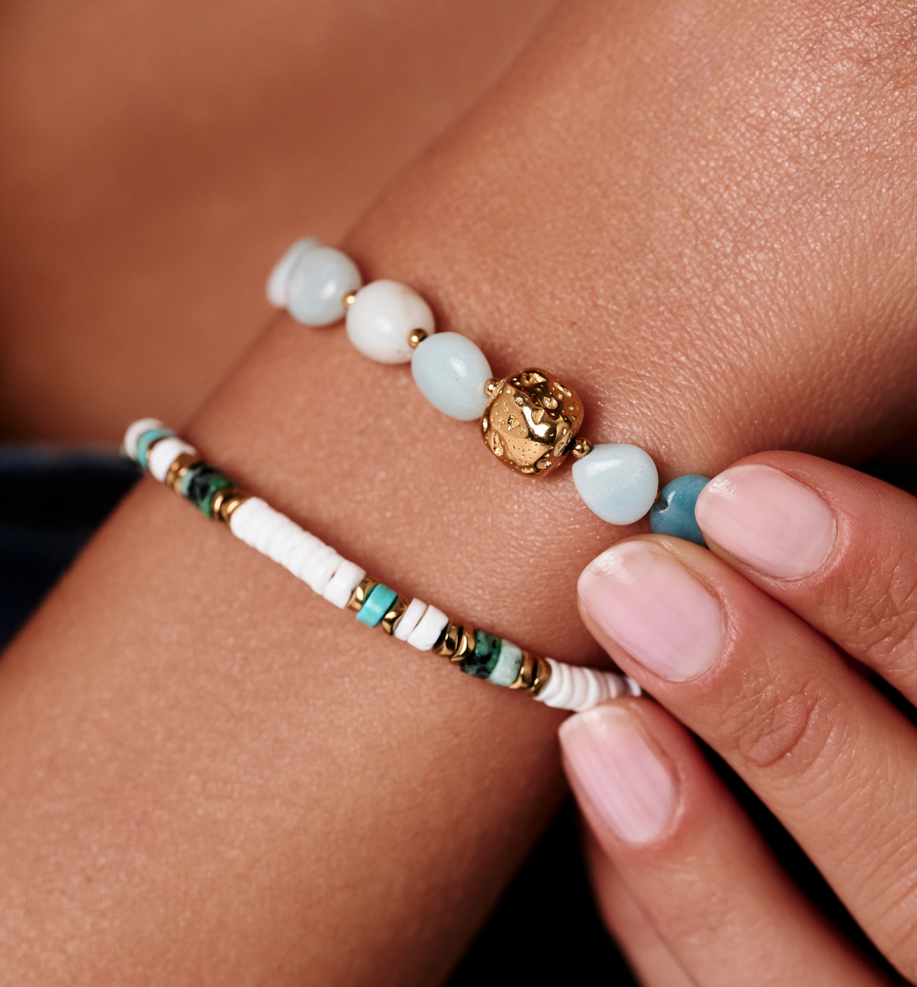 Zestaw dwóch bransoletek w odcieniach błękitu i bieli ZN0204