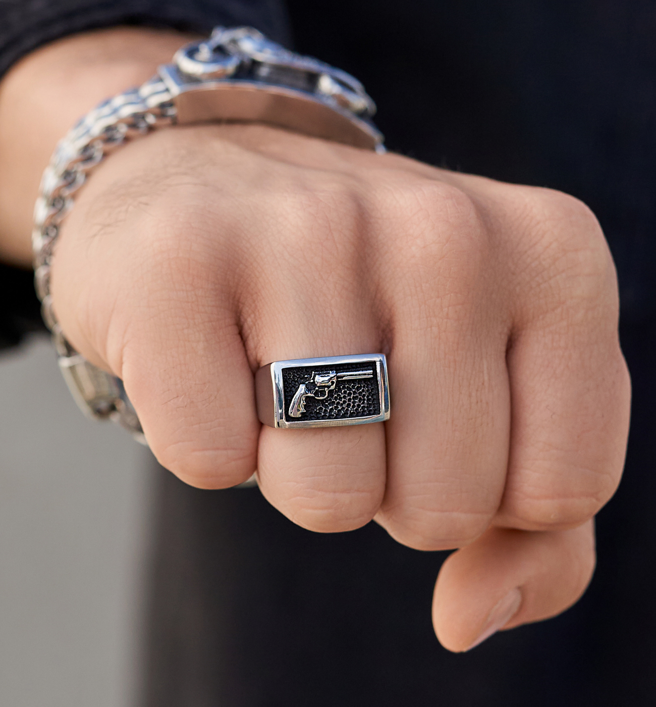 Pierścionek męski z rewolwerem Wild West PMITC0058 - By Dziubeka