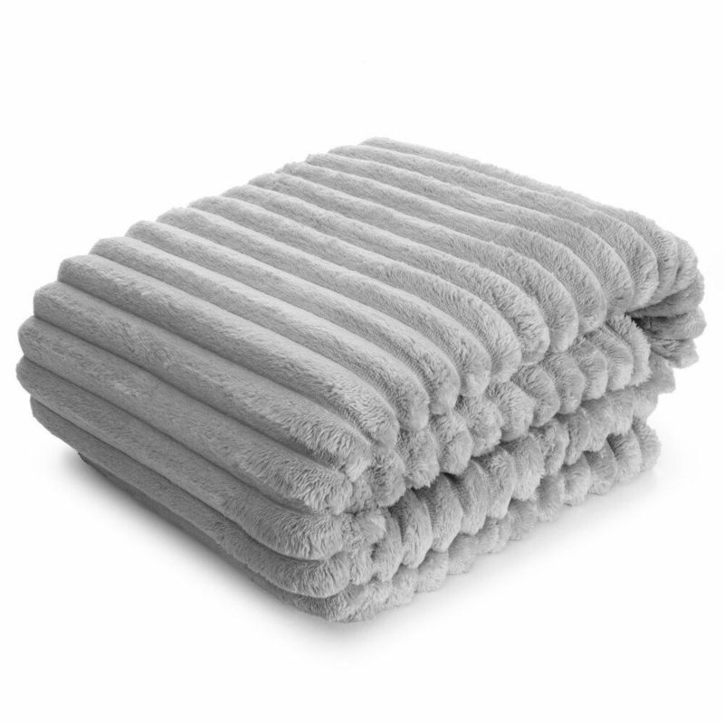 Koc Soft Eurofirany srebrny 170x210 cm Pasy 3D miękki gruby 1 szt.