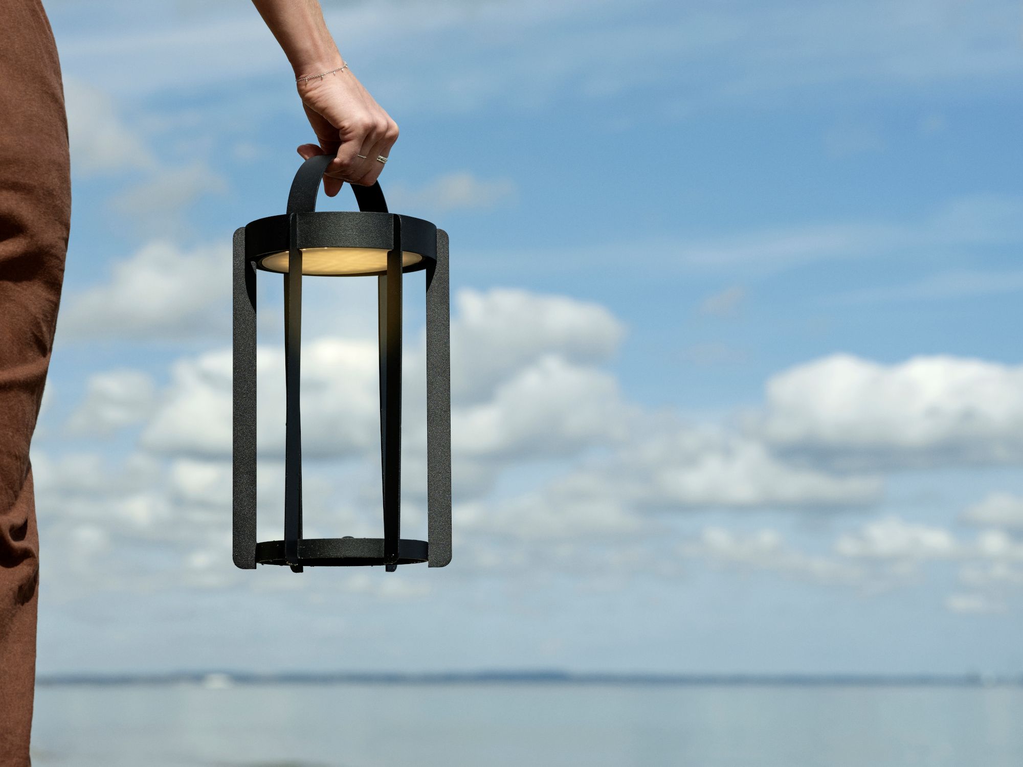 Zone Denmark Firefly lampion LED 30 cm czarny 32315