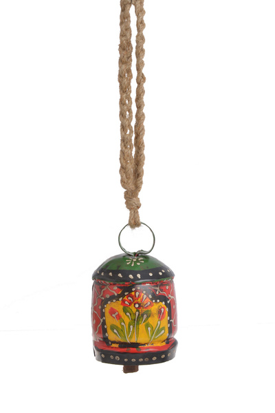 Dzwonek metalowy zawieszka czerwono-zielona kwiaty sznur jutowy 9,5 cm