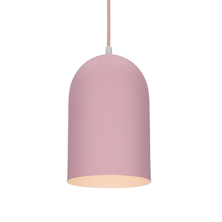Różowa lampa wisząca owalna do salonu OSS metal