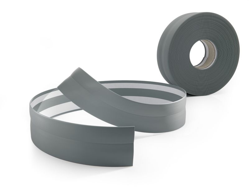 Listwa przypodłogowa PCV 32x23 mm QUEST, samoprzylepna, elastyczna - 15 m, szary