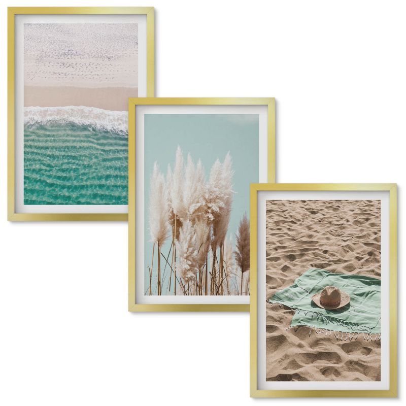 Obraz Ścienny Zestaw Wallfluent Plaża fale trawa kapelusz Złota rama 40x60 cm 3 szt.
