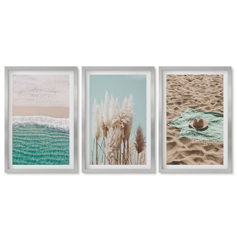 Trzy obrazy w srebrnej ramie zestaw Tulup 40x60 cm Plaża fale trawa kapelusz Tryptyk 1 kpl