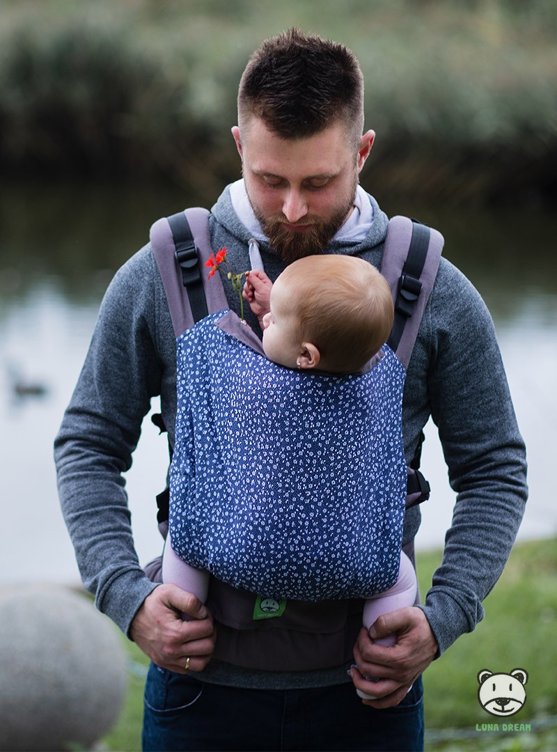 Nosidełko regulowane Grow Up: Meadow Z dodatkami