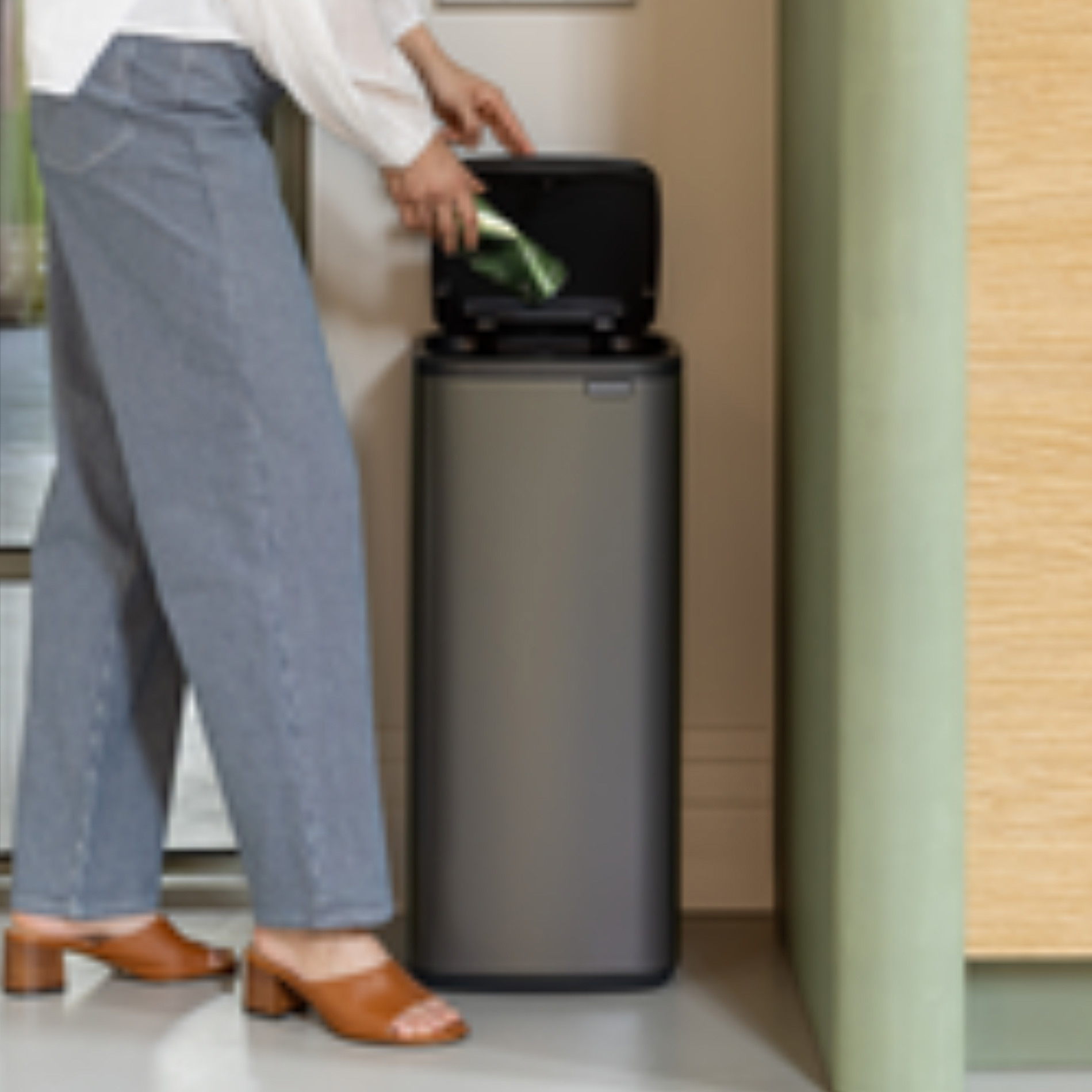 Brabantia Bo pojemnik na odpady 30 l platinum 238260