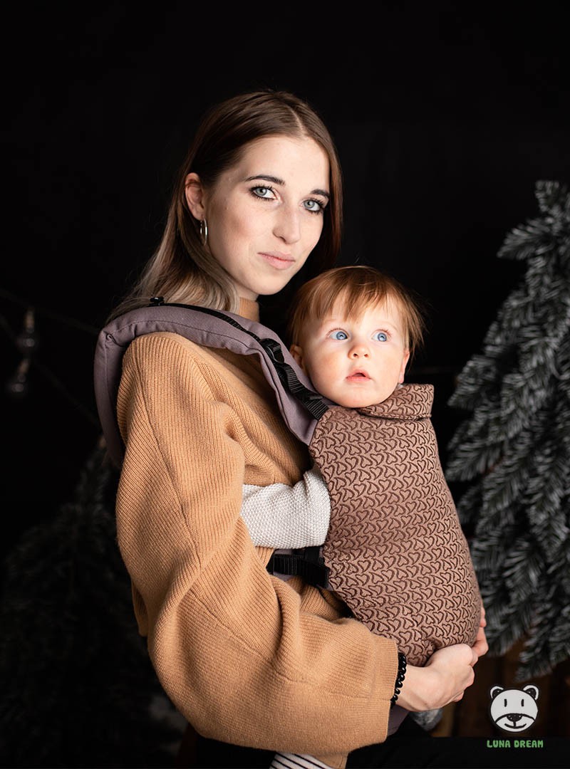 Nosidełko regulowane Grow Up Wrap: Little Hearts Coffee Z dodatkami