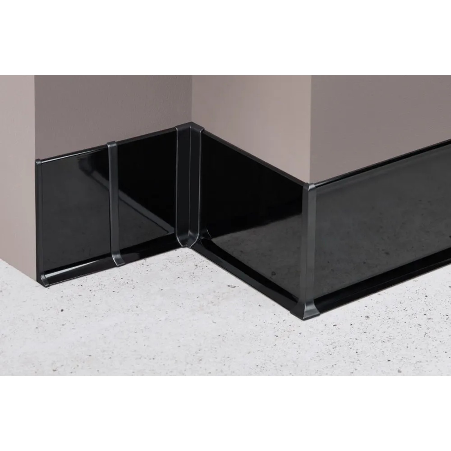 Cezar Listwa przypodłogowa aluminiowa Czarna polerowana 80x10x2500