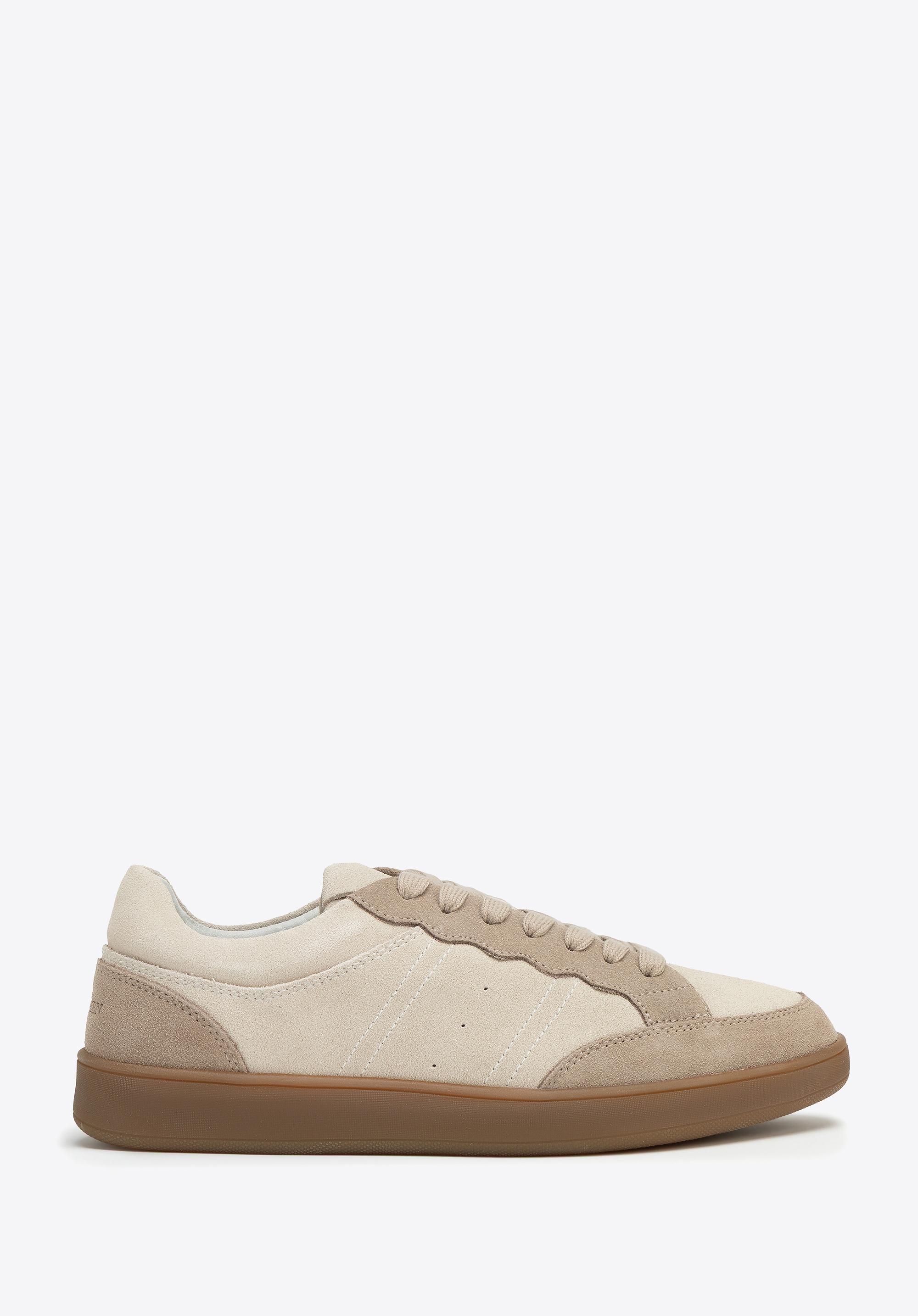 Zamszowe sneakersy z kontrastowymi elementami beżowe
