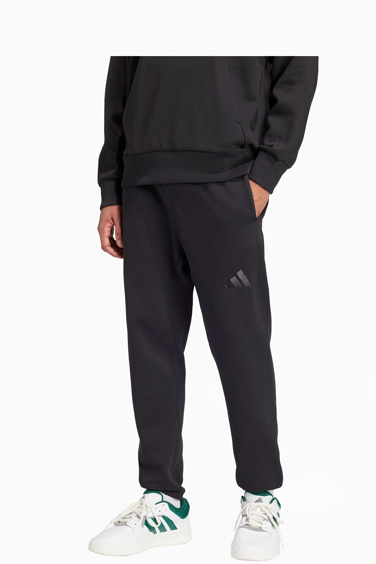 Spodnie adidas All SZN Fleece Regular Tapered - Czarny