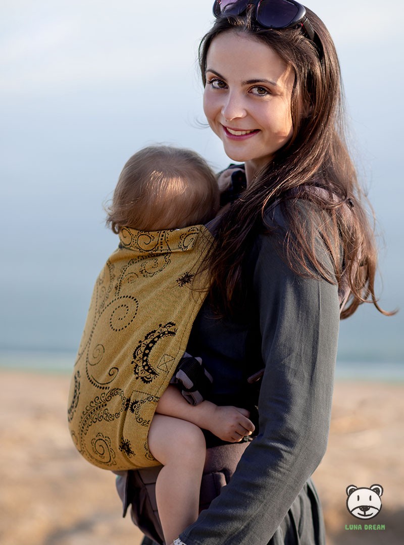 Nosidełko regulowane Grow Up Wrap: Luna Gold (złote) Z dodatkami