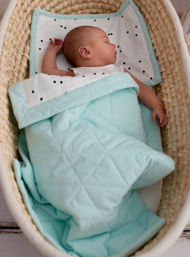 Kołderka dwustronna Kinder Hop Triangles Aquamarine - Minky/bawełna, 50x70 cm